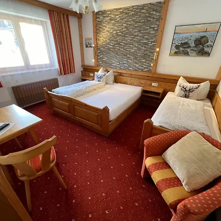 Pensionat Garni Gafluna 3*